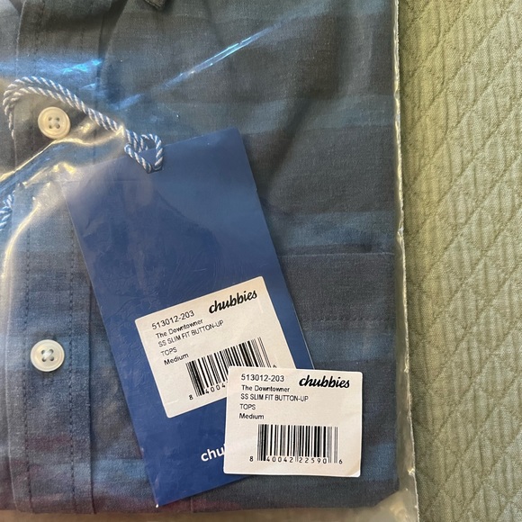 Chubbies - Men’s SS Slim Fit Button-Up Top - Pattern: the Downtowner - Size: M - Picture 15 of 16